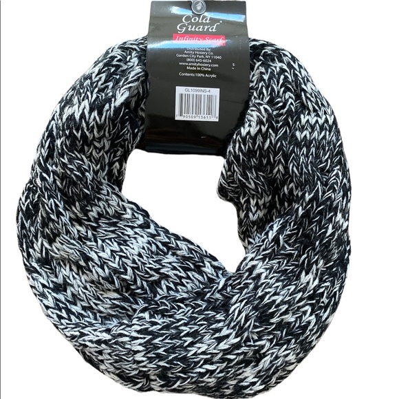 Infinity Scarf 🧣 - Picture 2 of 4
